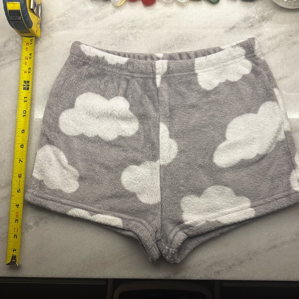 Cozy Cloud Print Pajama Shorts - Picture 3 of 3
